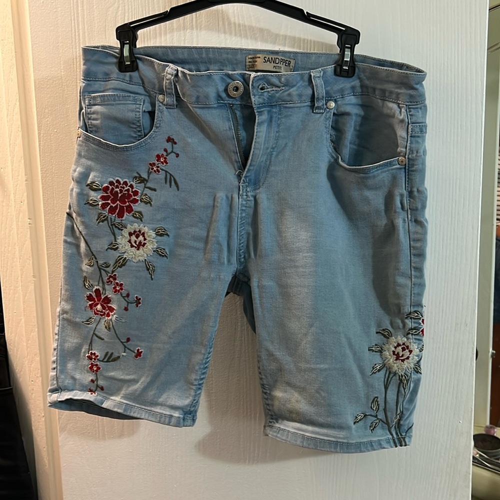 Sandpiper petite 14P capris embroided cute